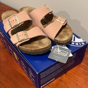 Birkenstock Women's Sandals in Soft Pink